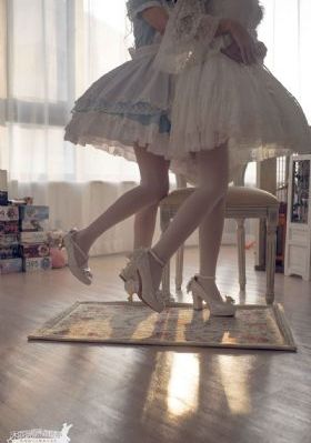 戴眼镜的秘书_DVD手机在线观看